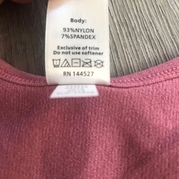 90 Degree By Reflex Cutout Cropped Seamless Top - Picture 15 of 15